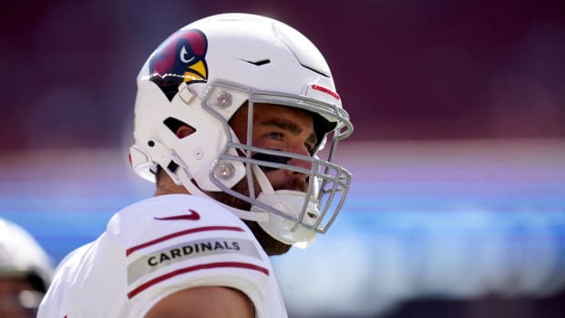 Arizona Cardinals tight end Zach Ertz (86) stands on the field before the start of the game against the San Francisco 49ers at Levi's Stadium.